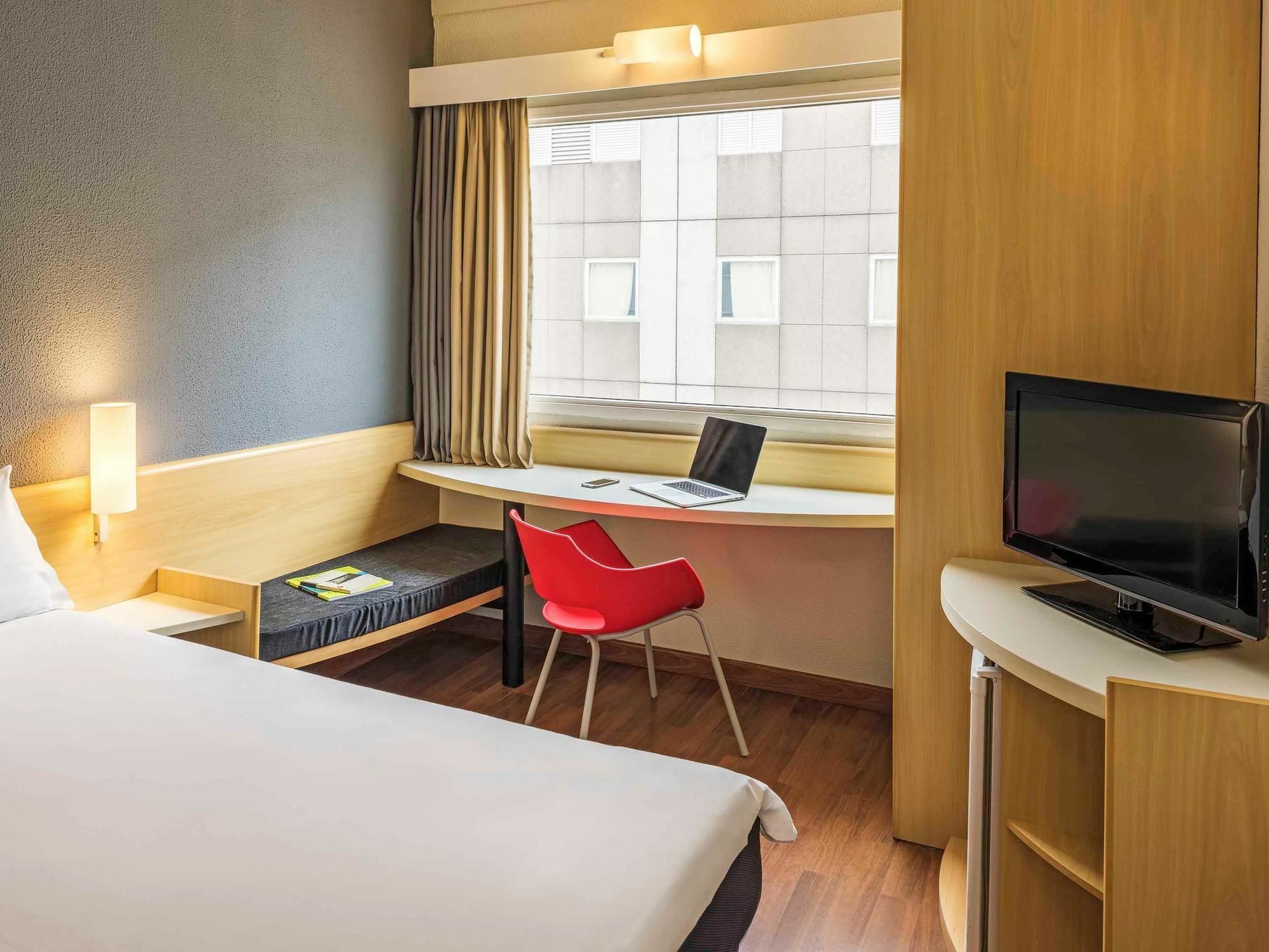 Ibis Tambore バルエリ エクステリア 写真